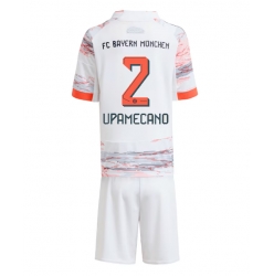 Bayern Munich Dayot Upamecano #2 Bortedraktsett Barn 2025-26 Kortermet (+ Korte bukser)
