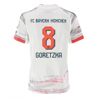 Bayern Munich Leon Goretzka #8 Bortedrakt Dame 2025-26 Kortermet