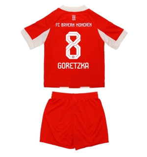 Bayern Munich Leon Goretzka #8 Hjemmedraktsett Barn 2025-26 Kortermet (+ Korte bukser)
