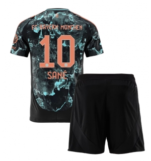 Bayern Munich Leroy Sane #10 Bortedraktsett Barn 2024-25 Kortermet (+ Korte bukser)
