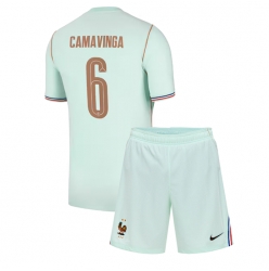 Frankrike Eduardo Camavinga #6 Bortedraktsett Barn VM 2026 Kortermet (+ Korte bukser)