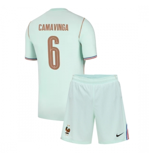 Frankrike Eduardo Camavinga #6 Bortedraktsett Barn VM 2026 Kortermet (+ Korte bukser)