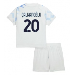 Inter Milan Hakan Calhanoglu #20 Bortedraktsett Barn 2025-26 Kortermet (+ Korte bukser)
