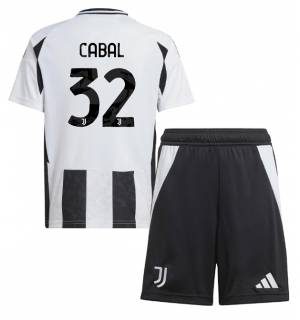 Juventus Juan Cabal #32 Hjemmedraktsett Barn 2024-25 Kortermet (+ Korte bukser)