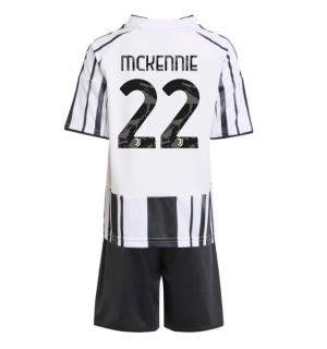 Juventus Weston McKennie #22 Hjemmedraktsett Barn 2025-26 Kortermet (+ Korte bukser)