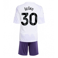 Manchester United Benjamin Sesko #30 Bortedraktsett Barn 2025-26 Kortermet (+ Korte bukser)
