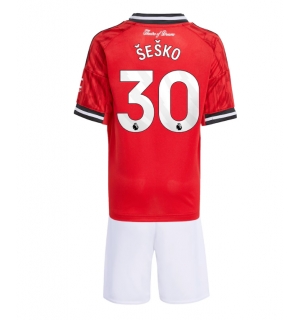 Manchester United Benjamin Sesko #30 Hjemmedraktsett Barn 2025-26 Kortermet (+ Korte bukser)