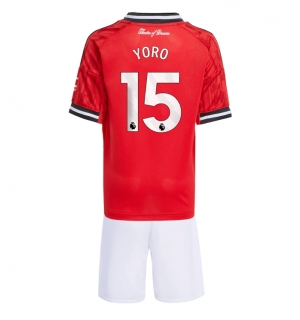Manchester United Leny Yoro #15 Hjemmedraktsett Barn 2025-26 Kortermet (+ Korte bukser)