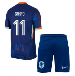 Nederland Cody Gakpo #11 Bortedraktsett Barn EM 2024 Kortermet (+ Korte bukser)
