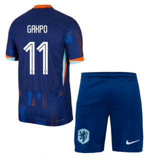 Nederland Cody Gakpo #11 Bortedraktsett Barn EM 2024 Kortermet (+ Korte bukser)
