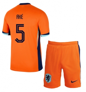 Nederland Nathan Ake #5 Hjemmedraktsett Barn EM 2024 Kortermet (+ Korte bukser)