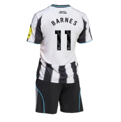 Newcastle United Harvey Barnes #11 Hjemmedraktsett Barn 2025-26 Kortermet (+ Korte bukser)