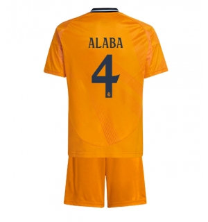 Real Madrid David Alaba #4 Bortedraktsett Barn 2024-25 Kortermet (+ Korte bukser)