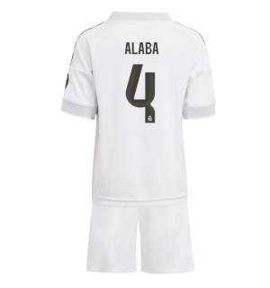 Real Madrid David Alaba #4 Hjemmedraktsett Barn 2025-26 Kortermet (+ Korte bukser)