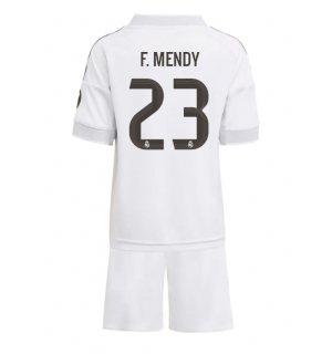 Real Madrid Ferland Mendy #23 Hjemmedraktsett Barn 2025-26 Kortermet (+ Korte bukser)