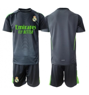 Real Madrid Keeper Tredjedraktsett Barn 2025-26 Kortermet (+ Korte bukser)