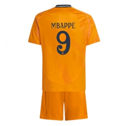 Real Madrid Kylian Mbappe #9 Bortedraktsett Barn 2024-25 Kortermet (+ Korte bukser)