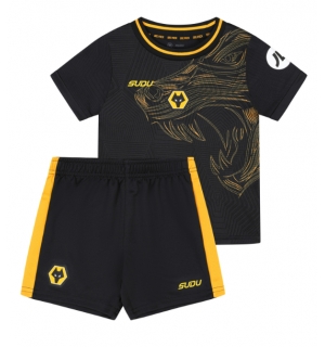 Wolves Bortedraktsett Barn 2024-25 Kortermet (+ Korte bukser)